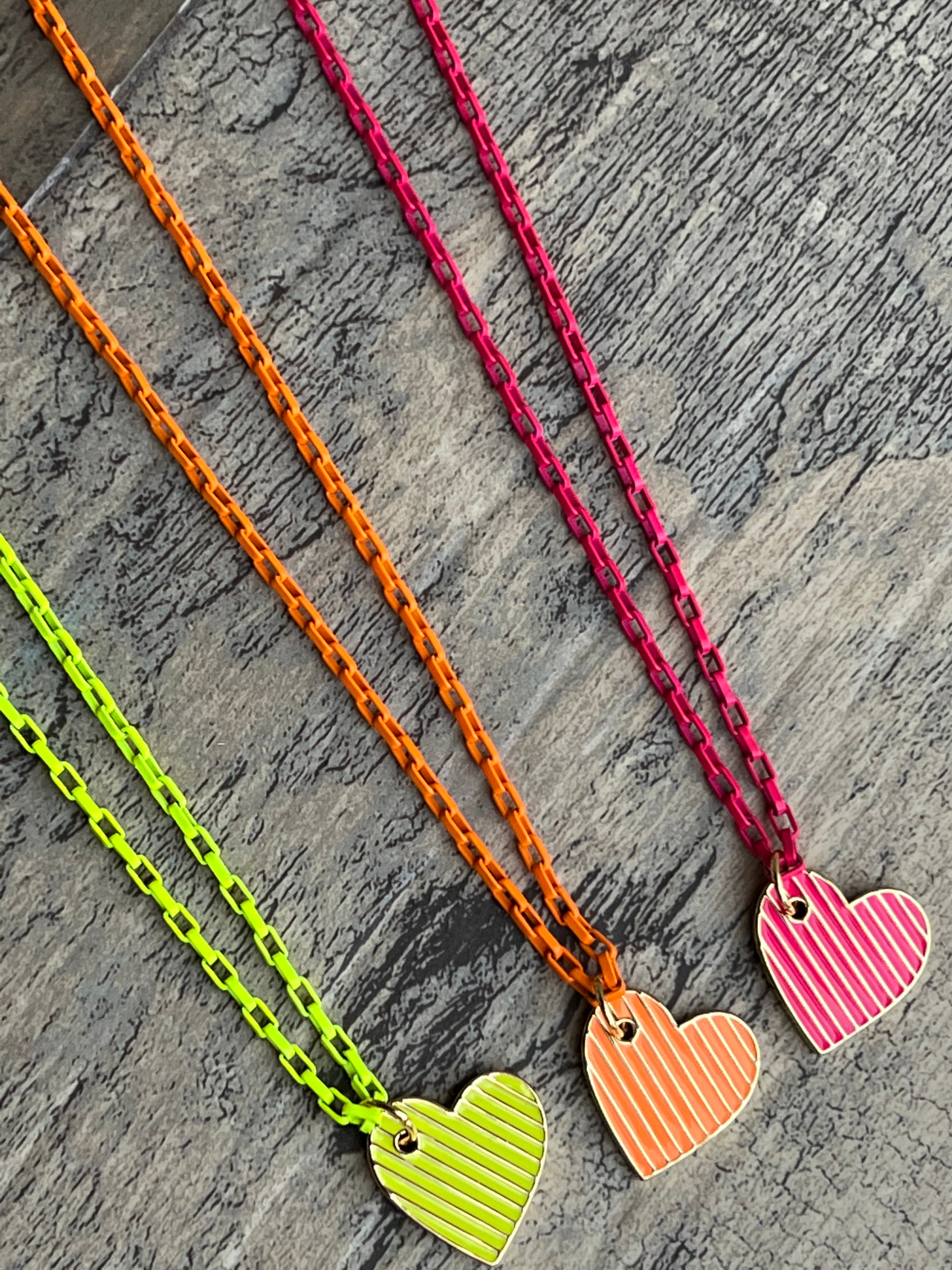 Collar Cuore Neon